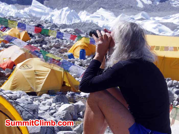 Toni watching the ascend line. Photo Detlef Buckwitz